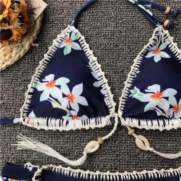 SALE🏝”CROCHET ANYONE”? CROCHET NAVY FLORAL BIKINI-NEW🏝 - Picture 9 of 10